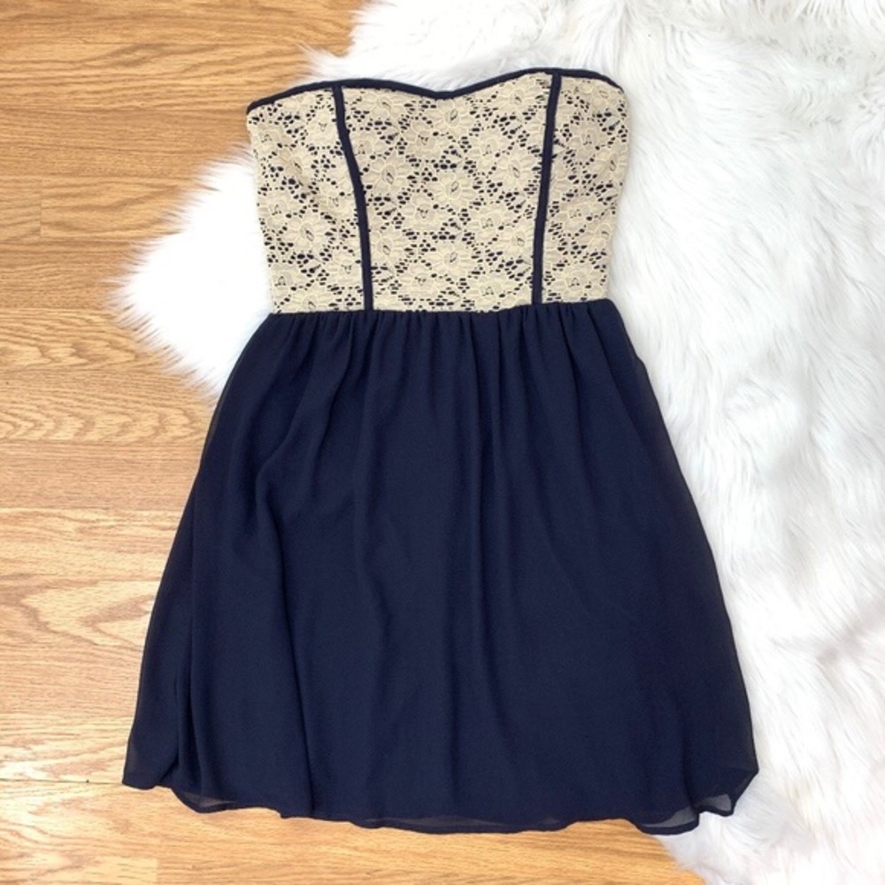 Blue and white sweetheart dress